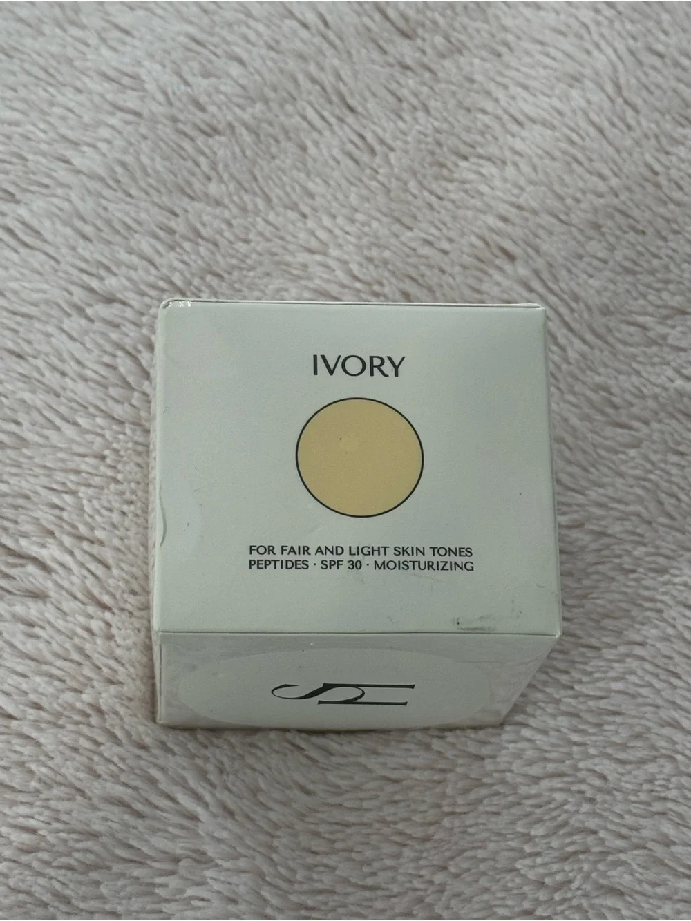 NWT HUSH Glow Foundation Cushion - ivory Shade